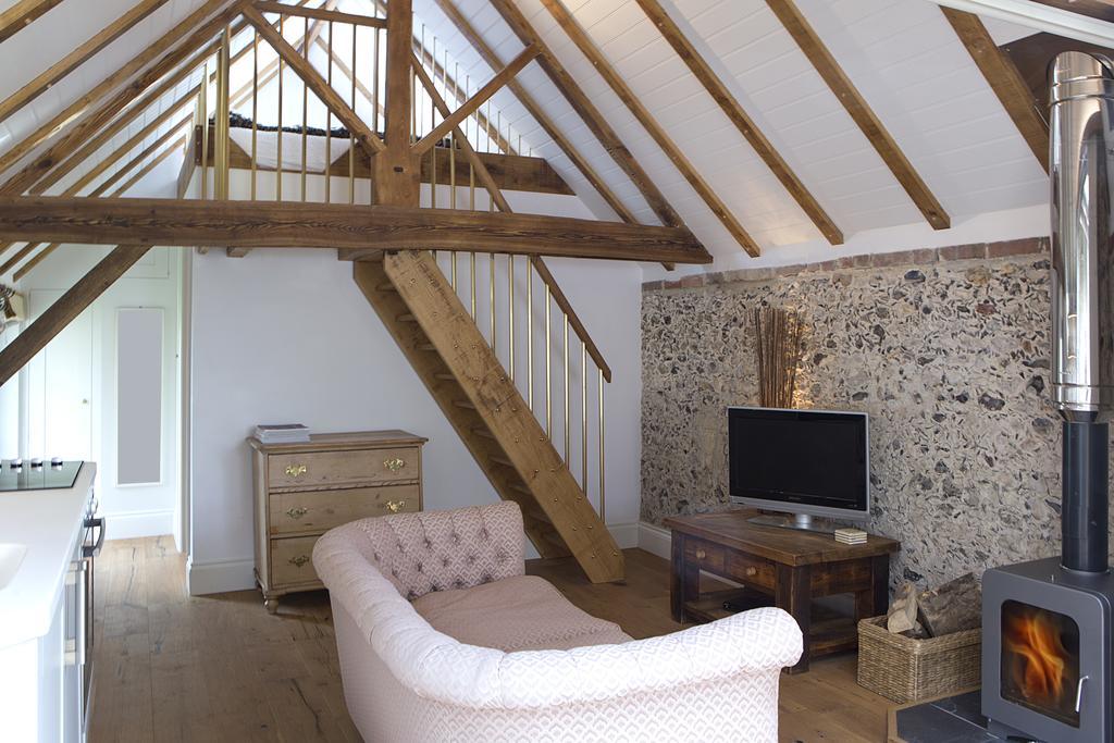 Shepherds Barn West Dean ภายนอก รูปภาพ